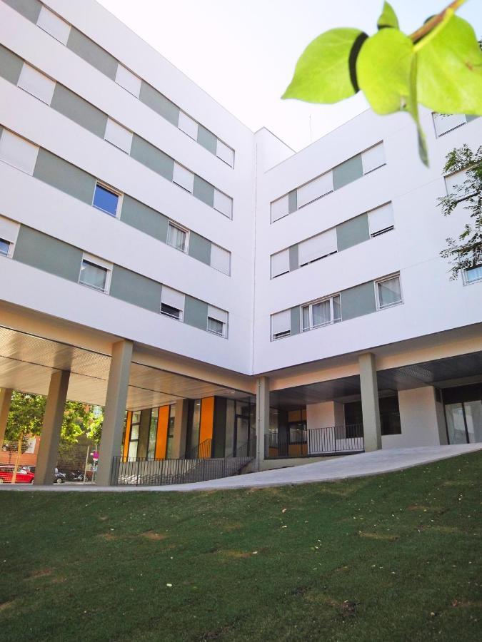 Alojamientos Universitarios Resa Hipatia ตาราสซา ภายนอก รูปภาพ